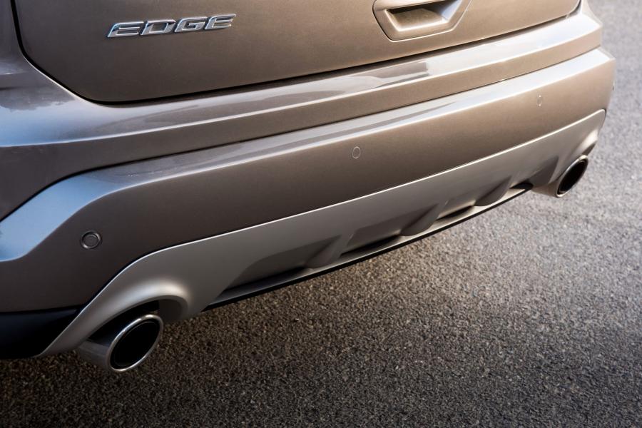 Детали экстерьера Ford Edge Titanium Elite Package 2018 года  (NA) (фото 12 из 13)